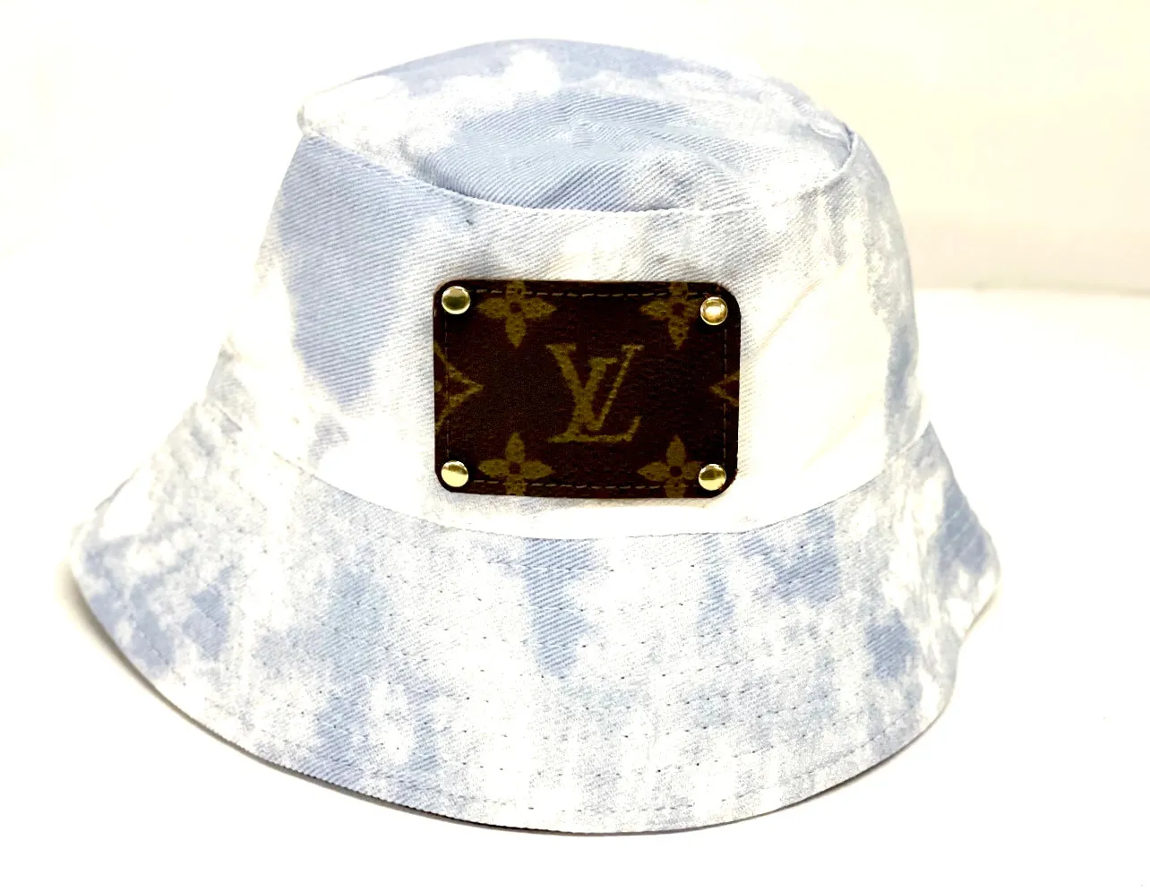 Bucket Hat in Acid Washed Blue