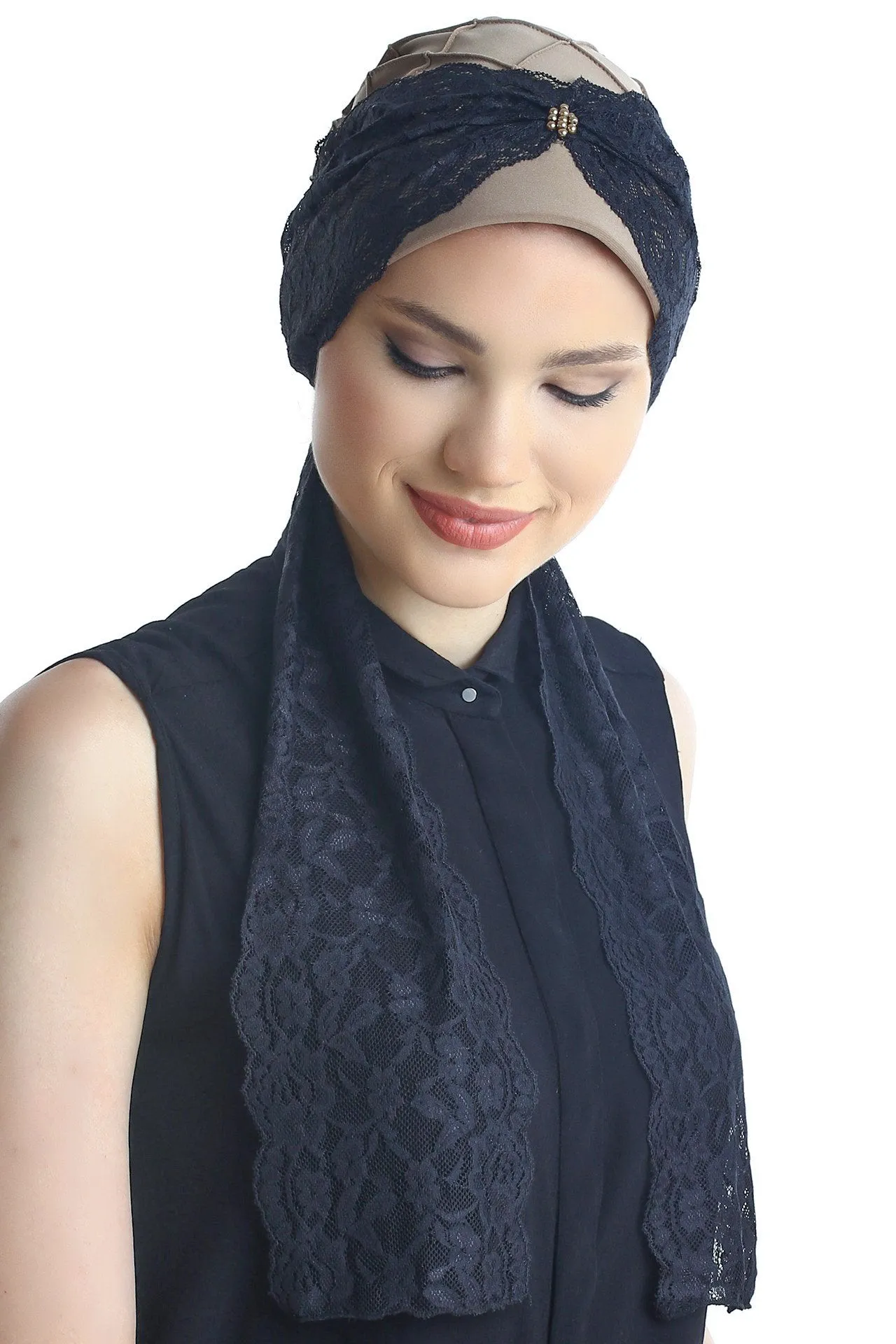 Diamond Patterned Hat with Long Lace Tails