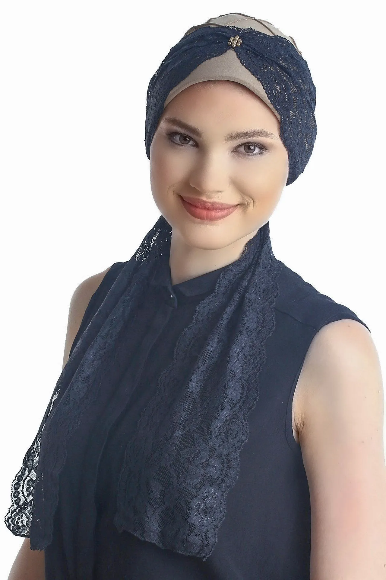 Diamond Patterned Hat with Long Lace Tails