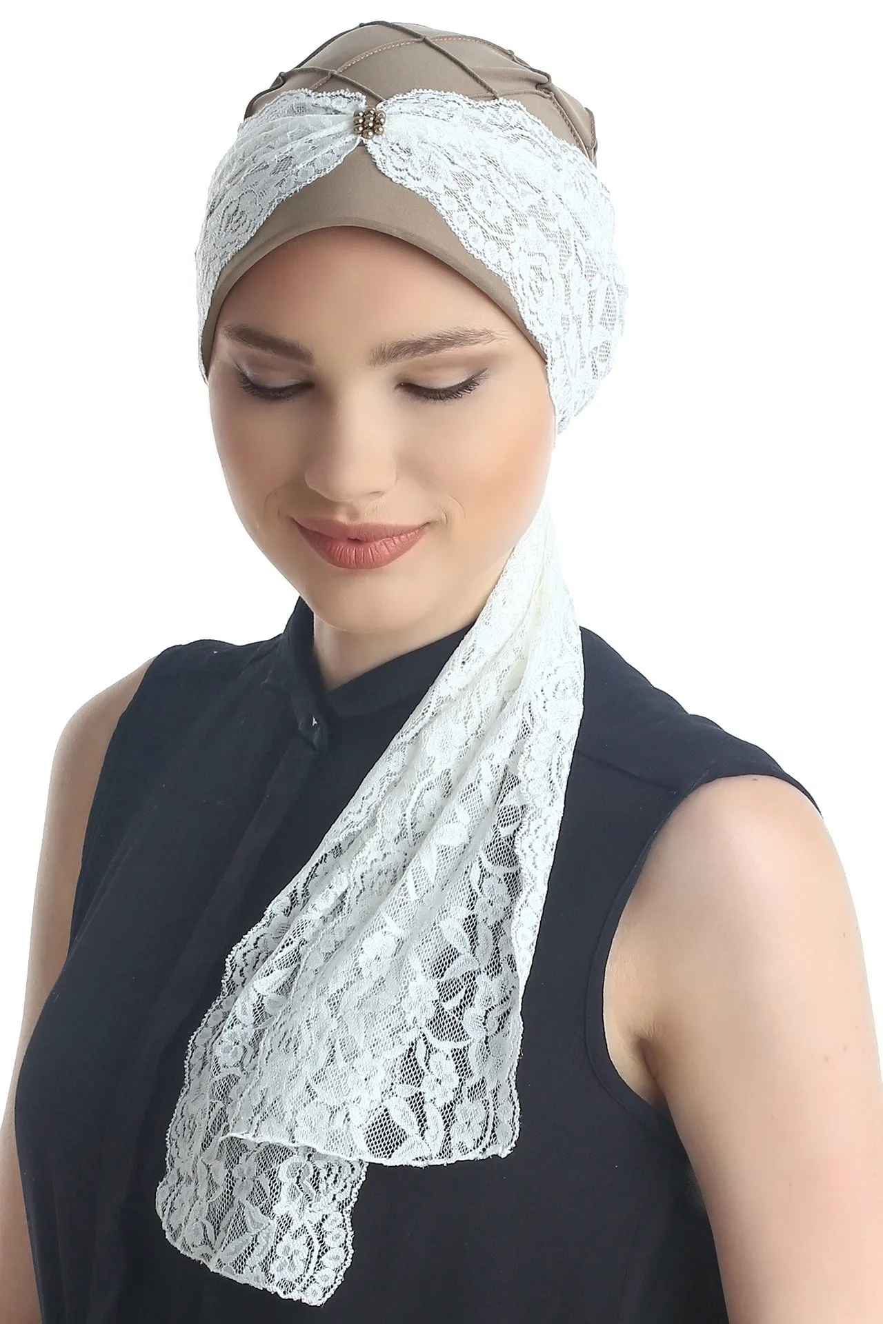 Diamond Patterned Hat with Long Lace Tails