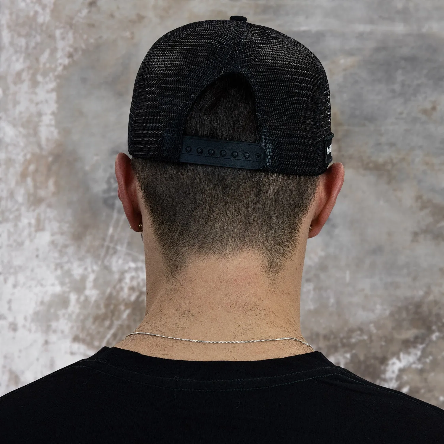 Trucker Hat - Snapback, Black Emblem